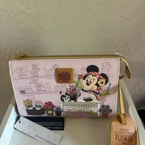 Disney Dooney & Bourke Pink 2018 Flower and Garden Minnie Mouse Pouchette NWT